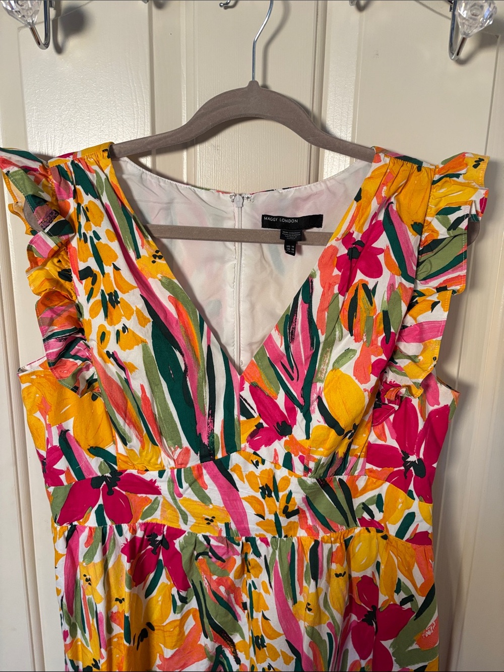 Maggy London Bright Floral V-Neck dress long - Picture 8 of 9